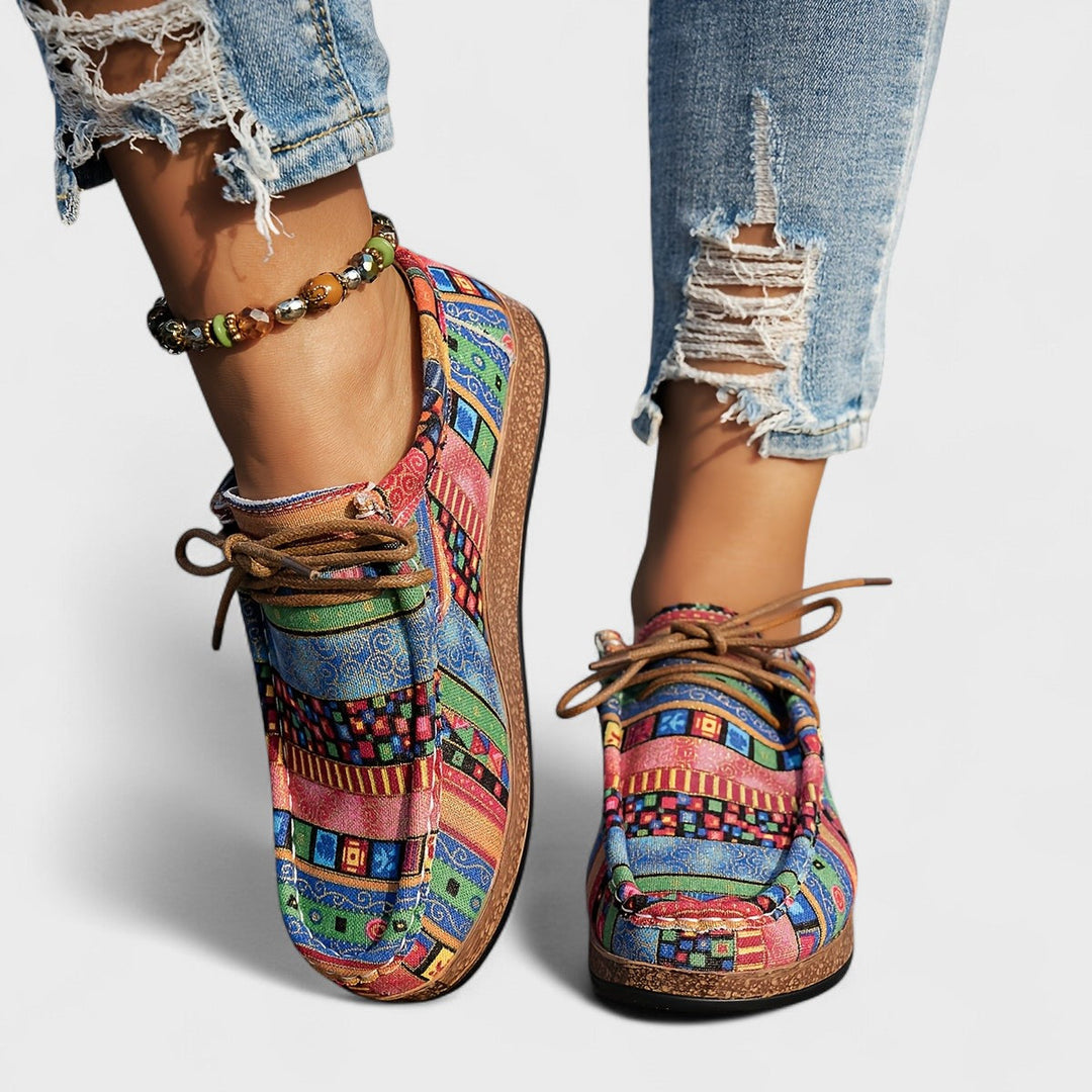 Silvina | Zapatillas livianas con estampado étnico