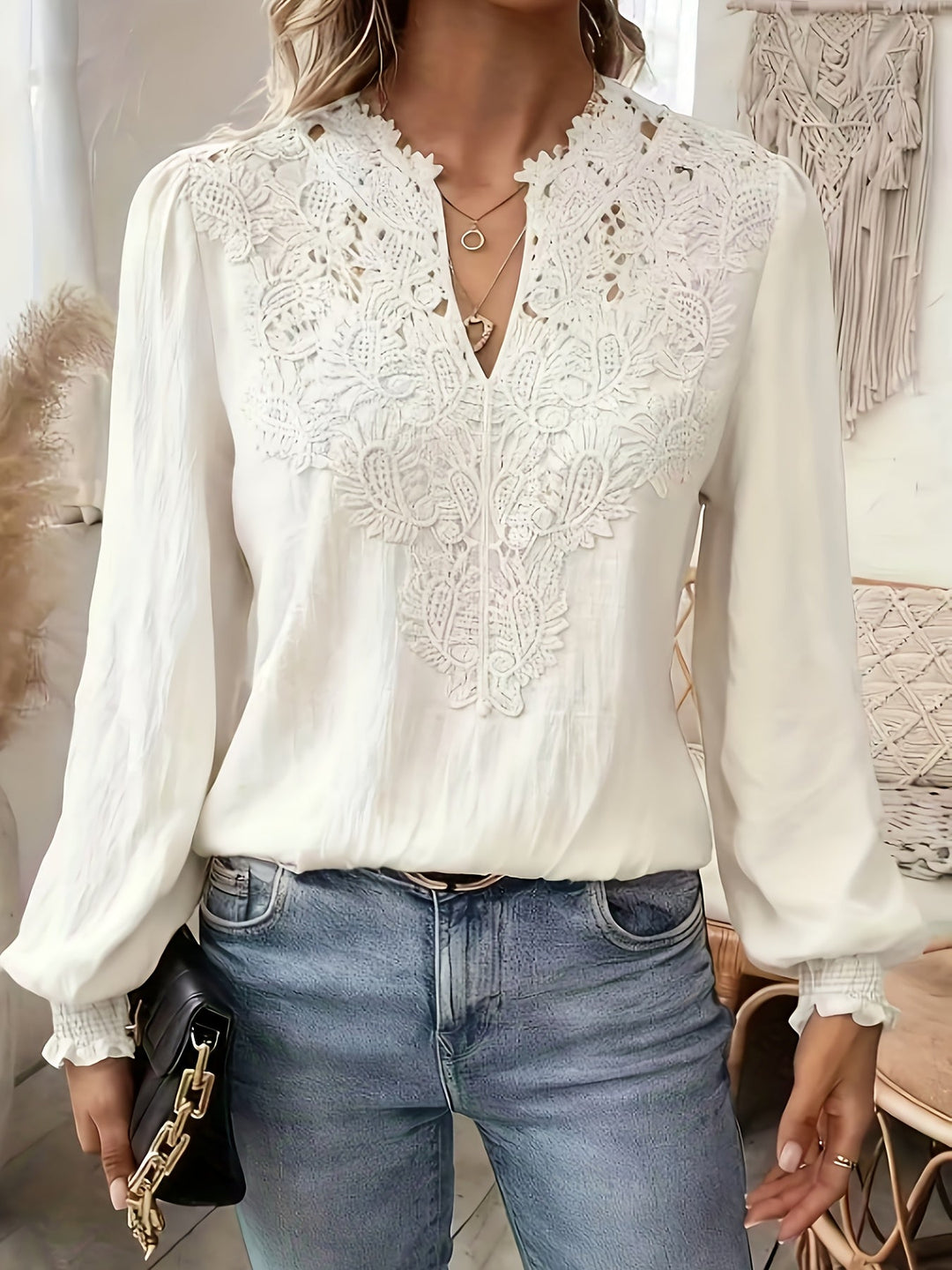 Antonieta | Blusa escote V con calado