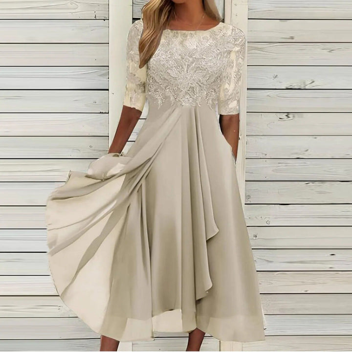 Nicole Andrea | Vestido de fiesta con encaje y vuelo