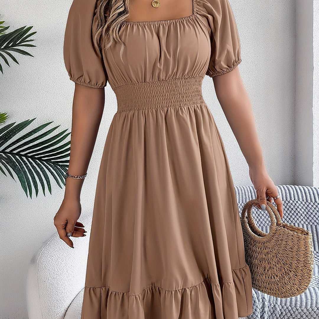 Petronila | Vestido a-line con escote cuadrado y ruedo con vuelo