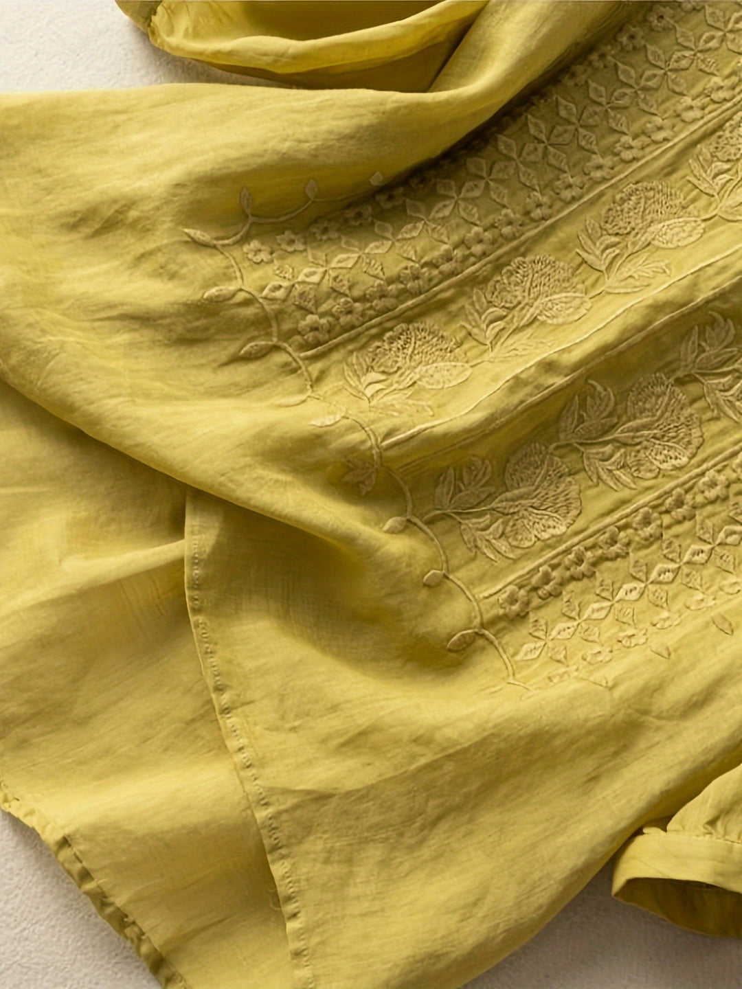 María Nieves | Blusa bordada cuello redondo