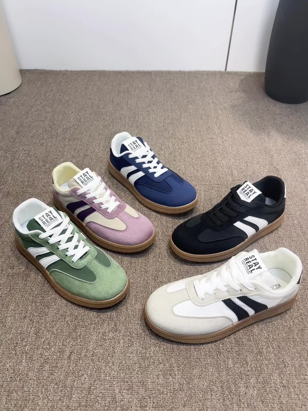 Rayenlaf | Zapatillas con cordones y franjas laterales