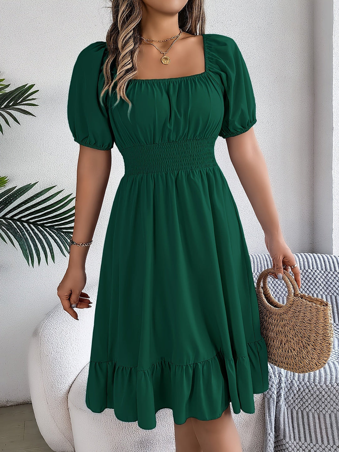 Petronila | Vestido a-line con escote cuadrado y ruedo con vuelo