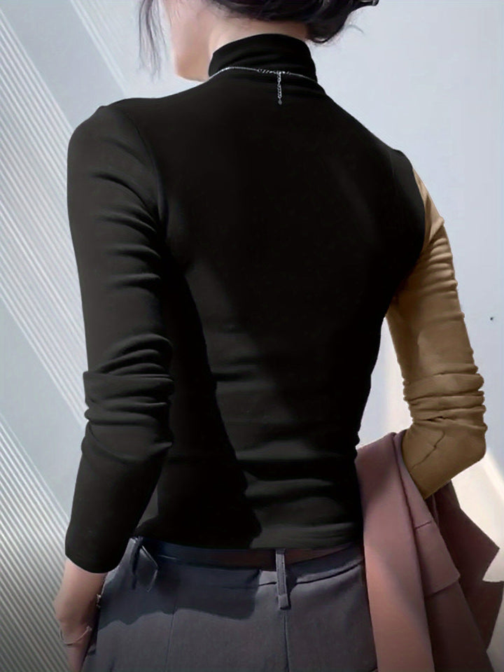 Bernarda | Polera cuello alto con abertura