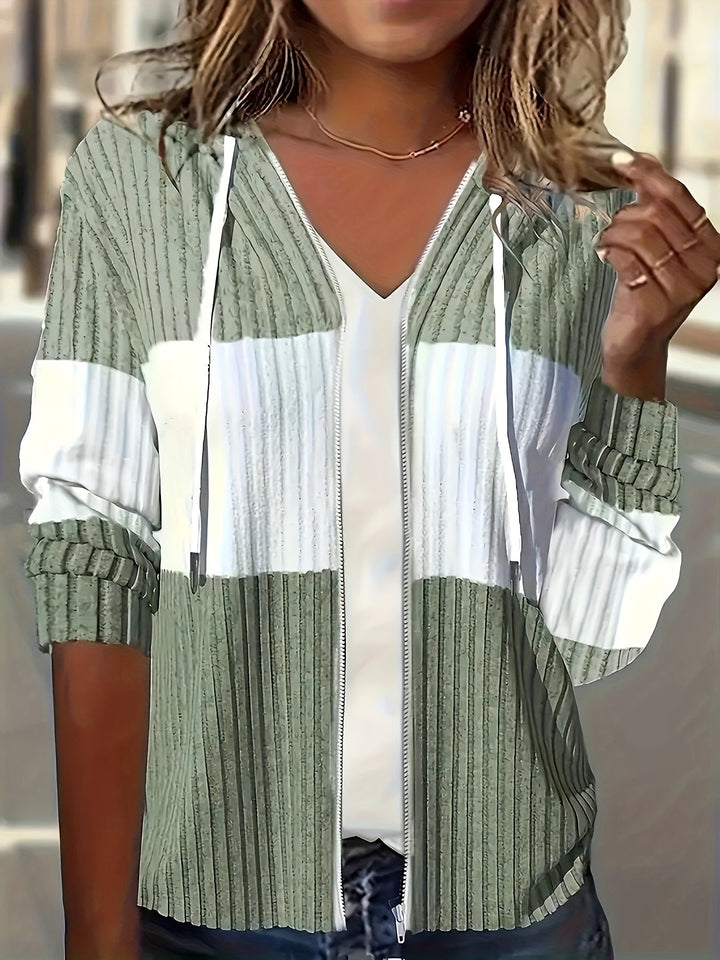 Sandra | Chaqueta con capucha en bloques de color y textura