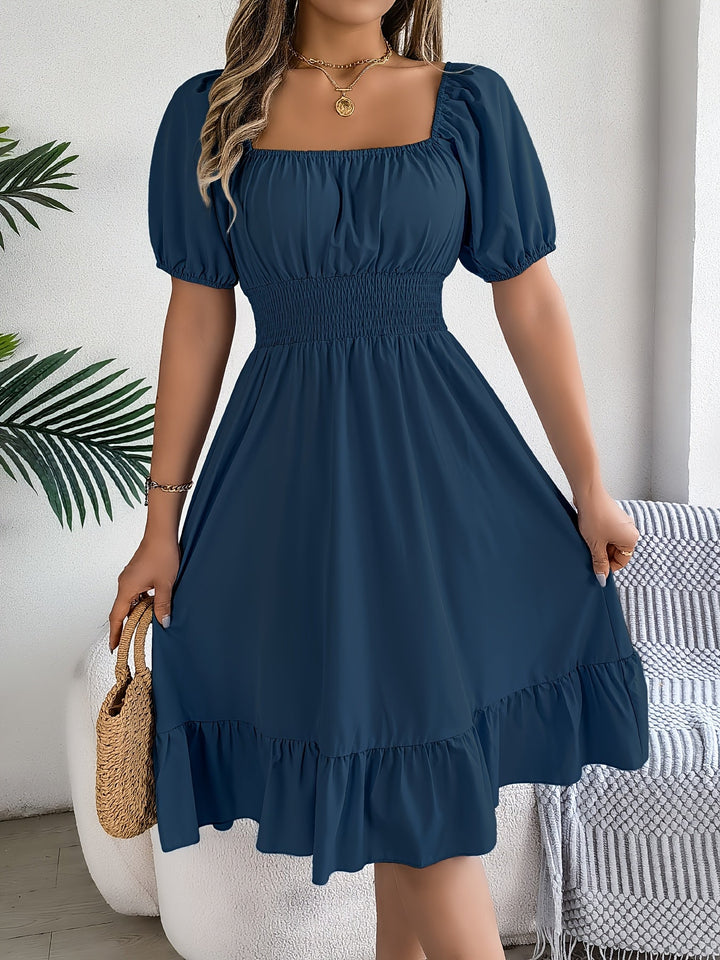 Petronila | Vestido a-line con escote cuadrado y ruedo con vuelo