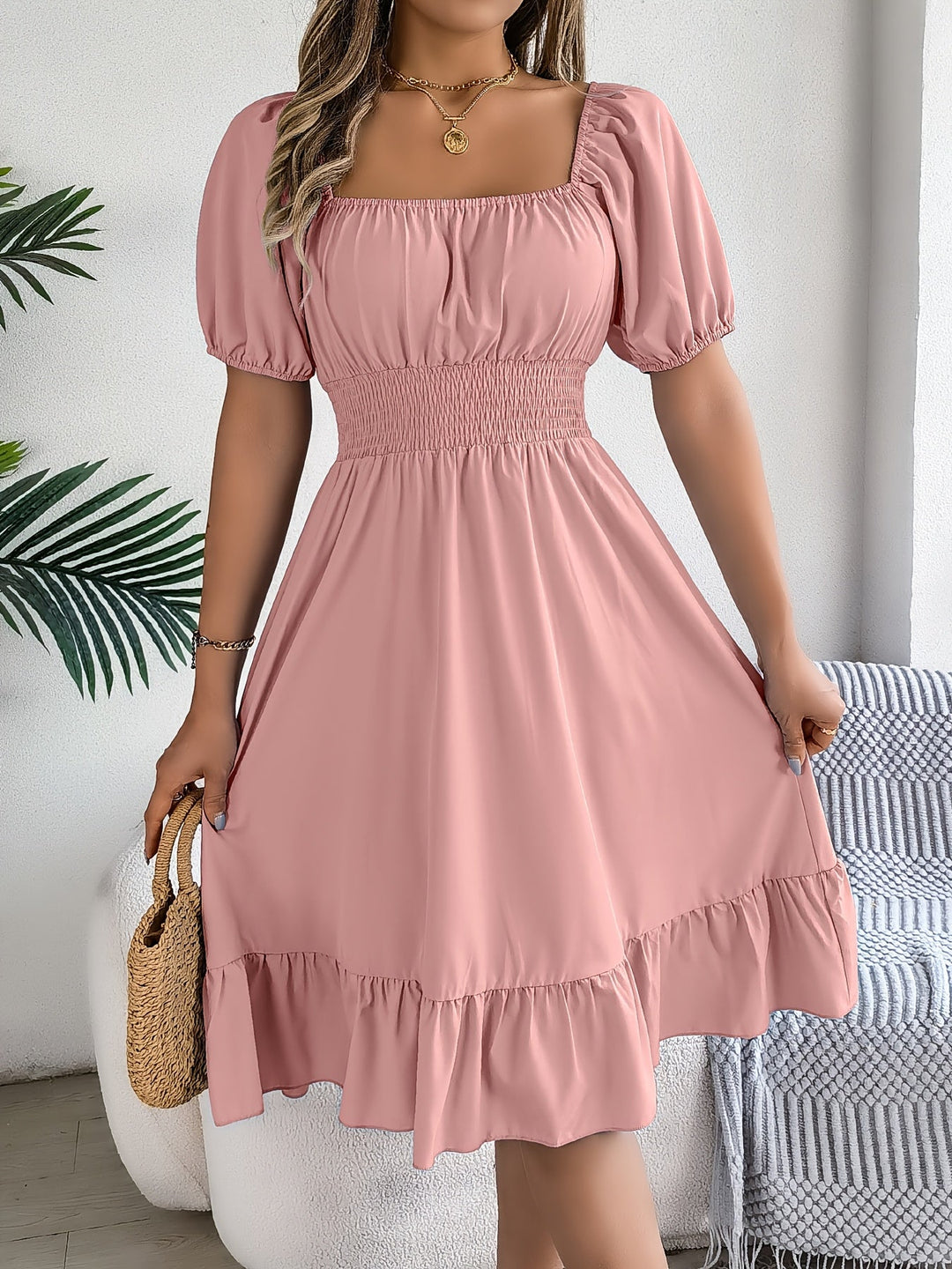 Petronila | Vestido a-line con escote cuadrado y ruedo con vuelo