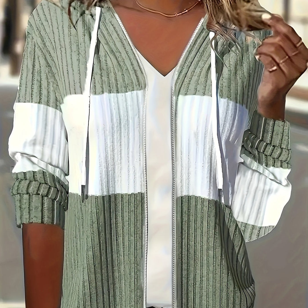 Sandra | Chaqueta con capucha en bloques de color y textura