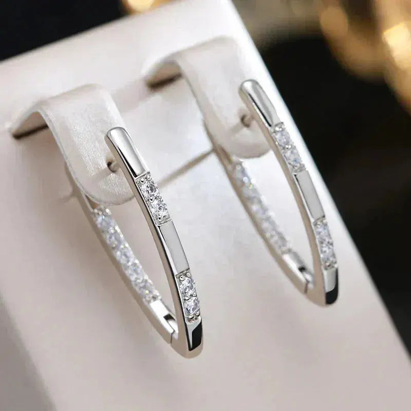 Paz | Aros elegantes con circones