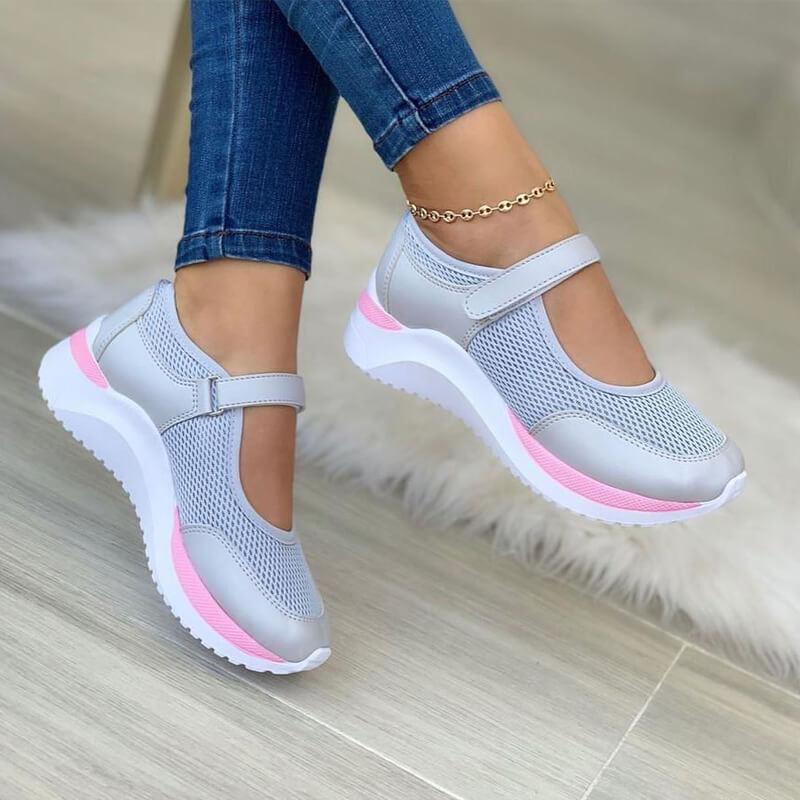 Elcira | Zapatillas con correa ajustable
